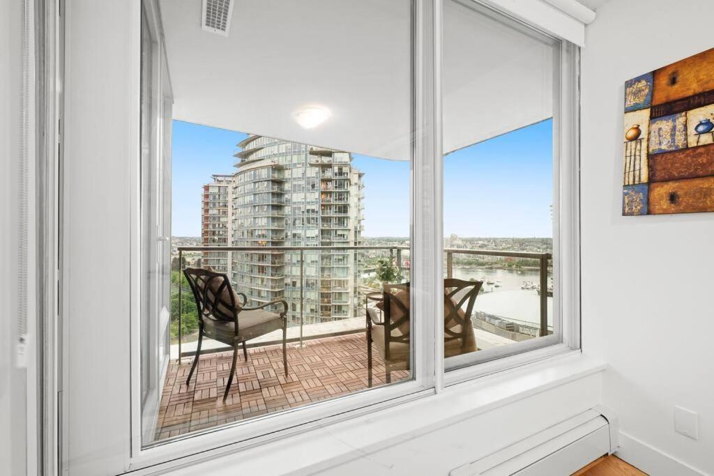 Water View Condo In Downtown Vancouver Exterior foto