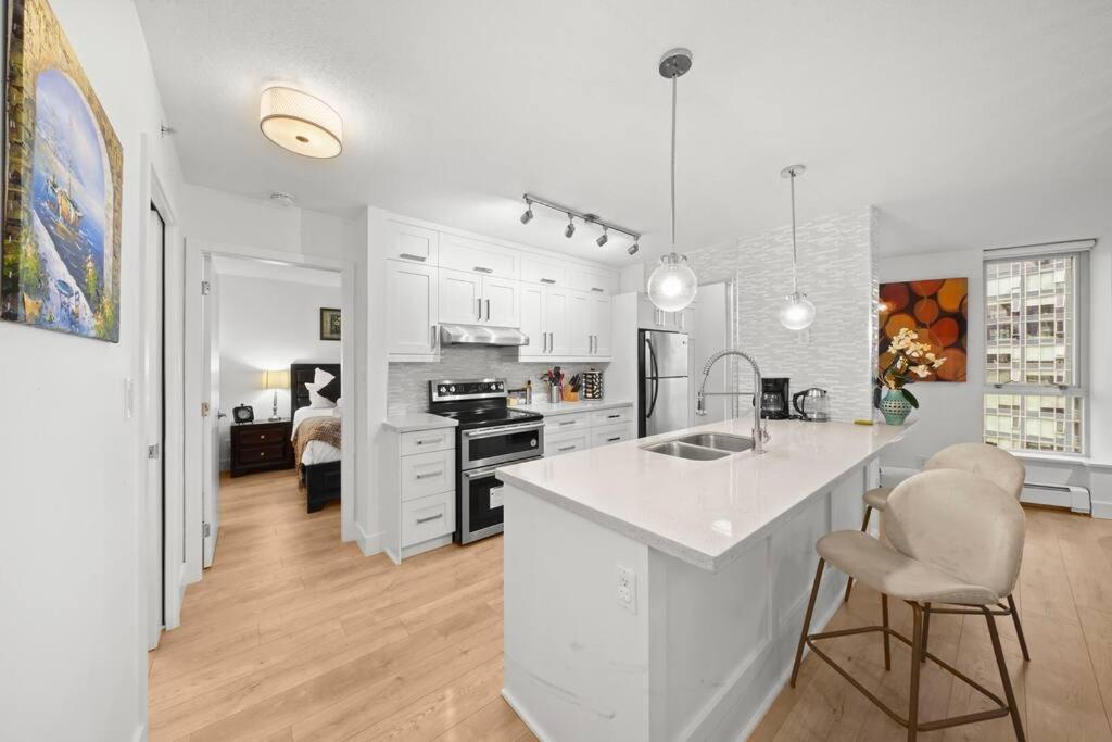 Water View Condo In Downtown Vancouver Exterior foto