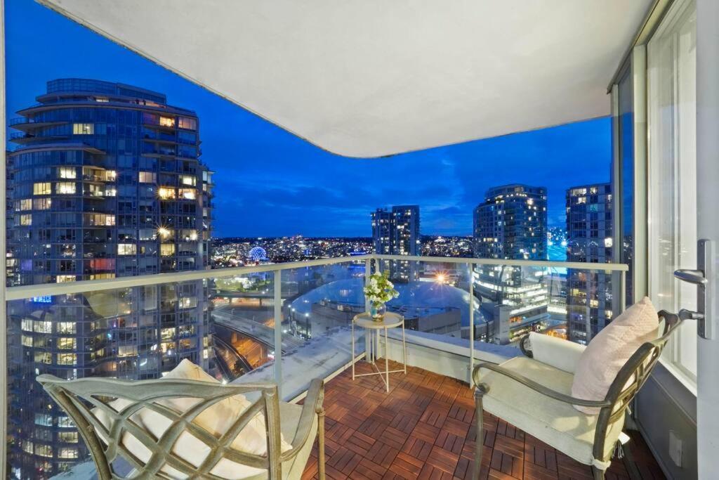 Water View Condo In Downtown Vancouver Exterior foto